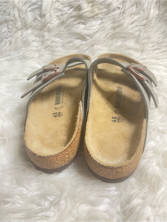 Sandals_&_Flip_Flops